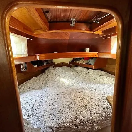 Charming Houseboat Μπέργκεν
